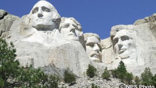 マウントラシュモア国立モニュメント Mount Rushmore National Memorial