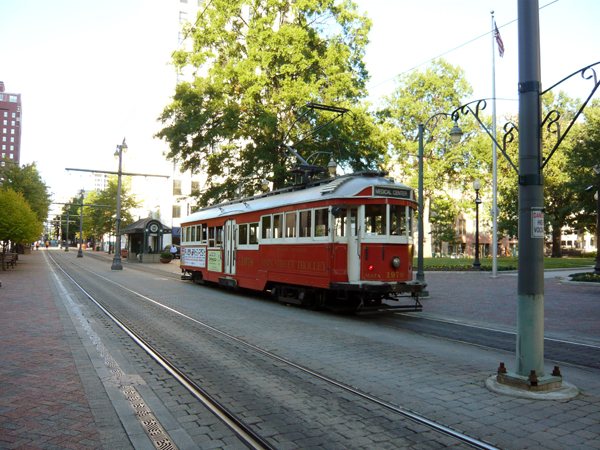 メインストリートトロリー　Main Street Trolley