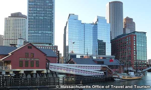 ボストン茶会事件船と博物館　Boston Tea Party Ships & Museum