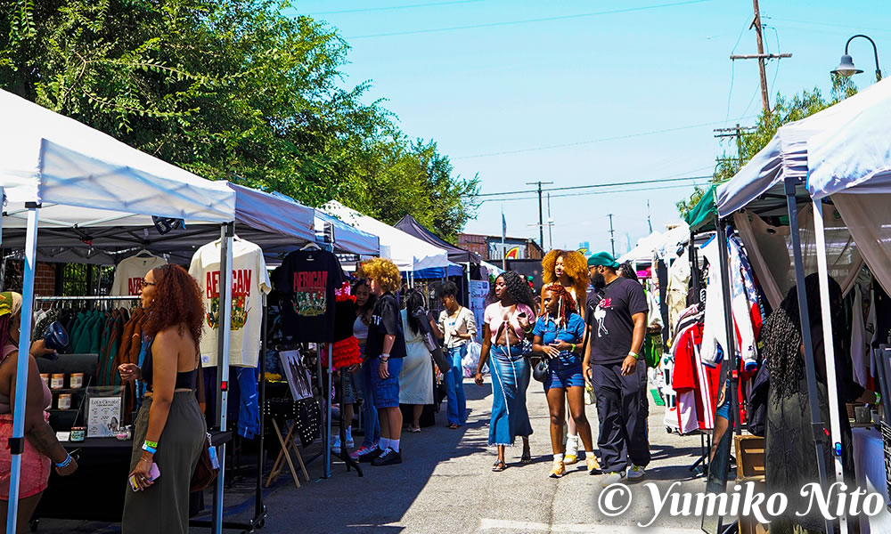 BLACK MARKET FLEA 場内の様子