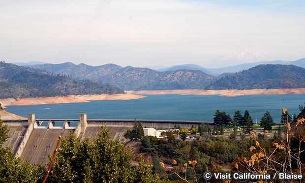 シャスタ湖　Lake Shasta
