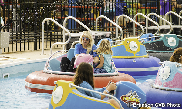 バンパーボート（BUMPER BOATS）
