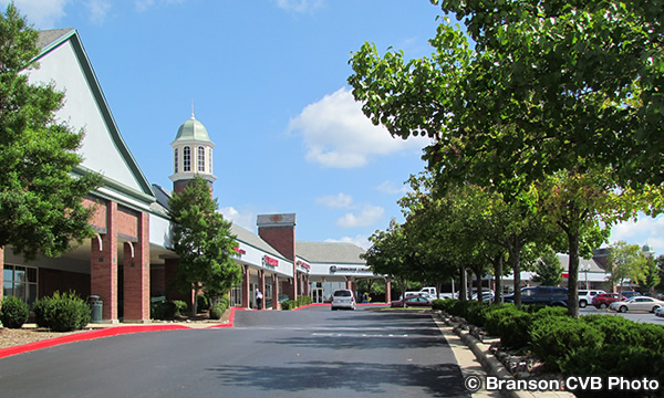 ザ・ショップス・アット・ブランソン・メドーズ　The Shoppes at Branson Meadows
