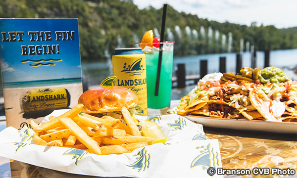 ランドシャーク・バー＆グリル　Landshark Bar & Grill
