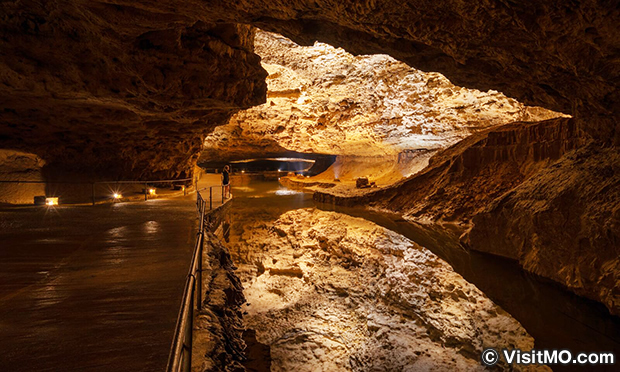 メラメック洞窟　Meramec Caverns