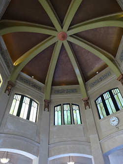 クラウン・ポイント・ビスタ・ハウス　Crown Point Vista House