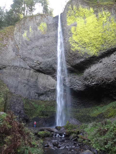 ラトゥーレル滝 Latourell Falls