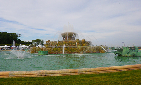 バッキンガム噴水　Clarence Buckingham Memorial Fountain