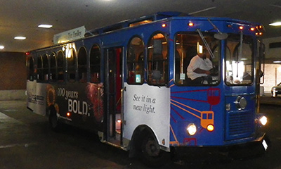 ネイビーピア フリー トロリー　The Navy Pier free trolley
