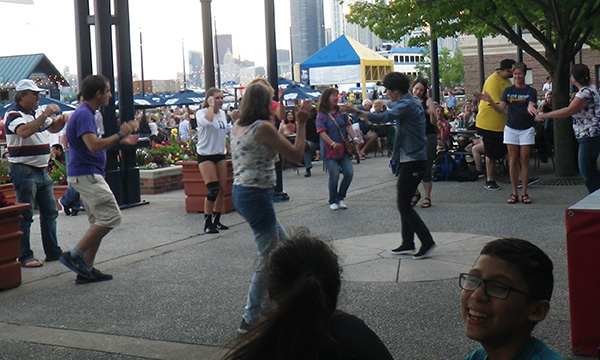 ネイビーピア ビアガーデン　Navy Pier Beer Garden