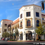 タウン スクエア　Town Square