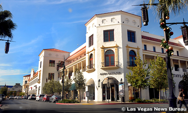 タウン スクエア　Town Square