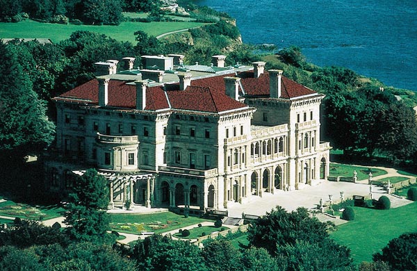 ニューポートマンションズ　Newport Mansions