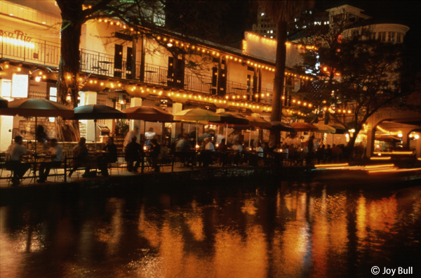 リバーウォーク　River Walk