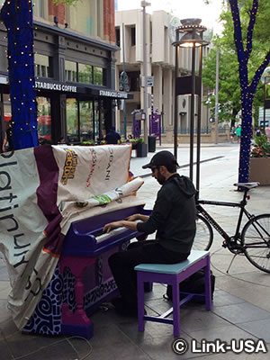 16thストリートモールのピアノ