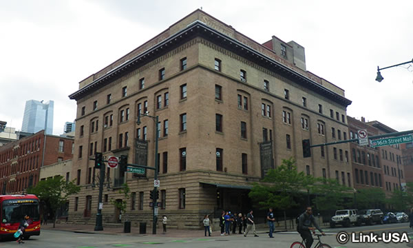 タタード・カバー・ブックストア Tattered Cover Book Store