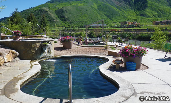 アイアンマウンテン ホットスプリングス　Iron Mountain Hot Springs