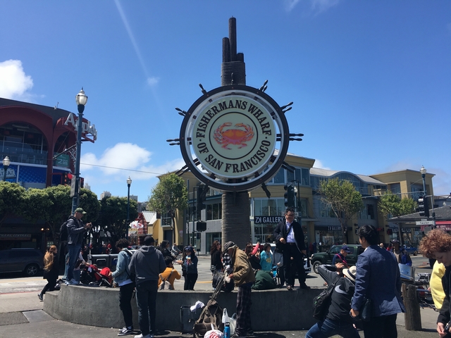 カニのサインで有名なフィッシャーマンズワーフ