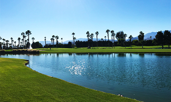 プレイしない人も満足の「ゴルフ天国」！