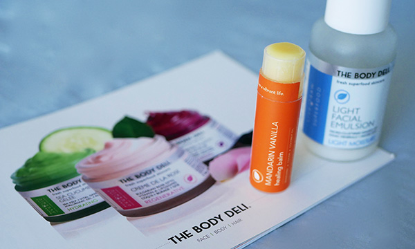 コスメもパームスプリング発のブランドを