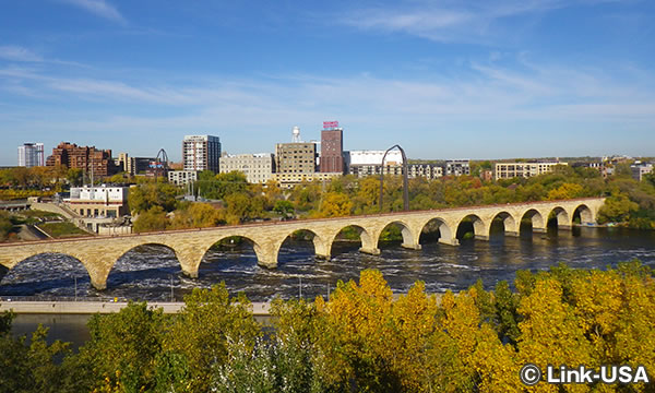 ストーン・アーチ・ブリッジ Stone Arch Bridge