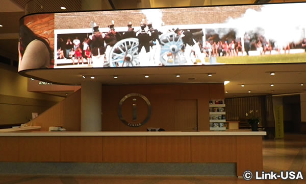 スカイウェイを歩いて朝食へ