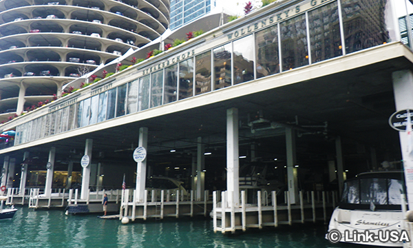 シカゴ 建物見学クルーズ