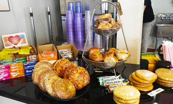 ヒルクレストのローカルのお店で朝食