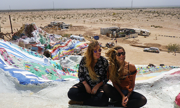 サルべーション・マウンテン　Salvation Mountain