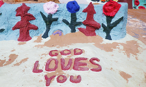サルべーション・マウンテン　Salvation Mountain