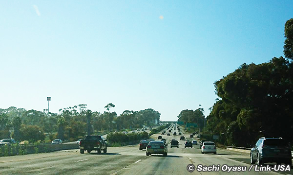 フリーウェイを駆け抜けテメキュラへ