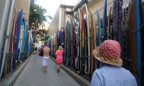 ワイキキビーチを散歩