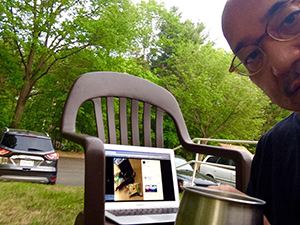 見上げる空にはアメリカの月