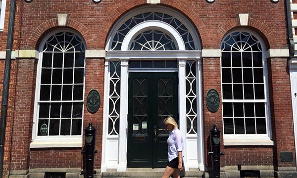 ポーツマスのダウンタウンへ